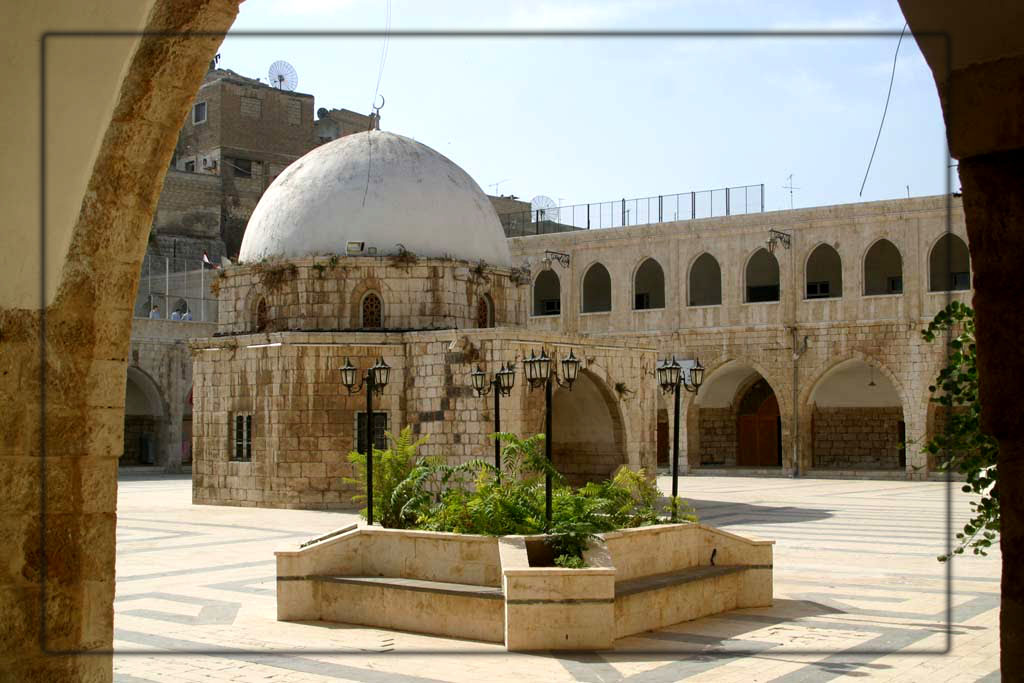 خان رستم باشا درة خانات الشرق